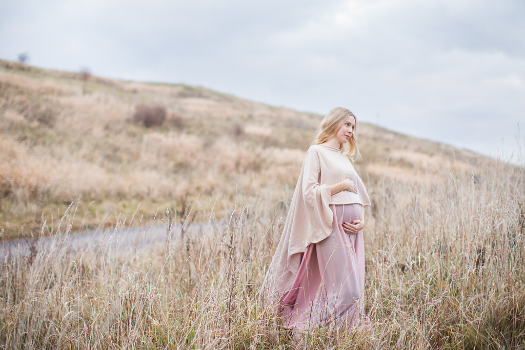 Fotograf Maria Ekblad gravidfotografering i Göteborg utomhus gravidklänningar