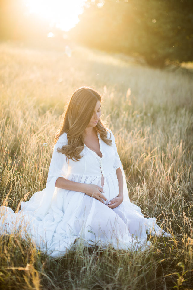 fotograf maria ekblad Gravidfotografering i Göteborg gravidklänningar solnedgång utomhus gravidfotograf