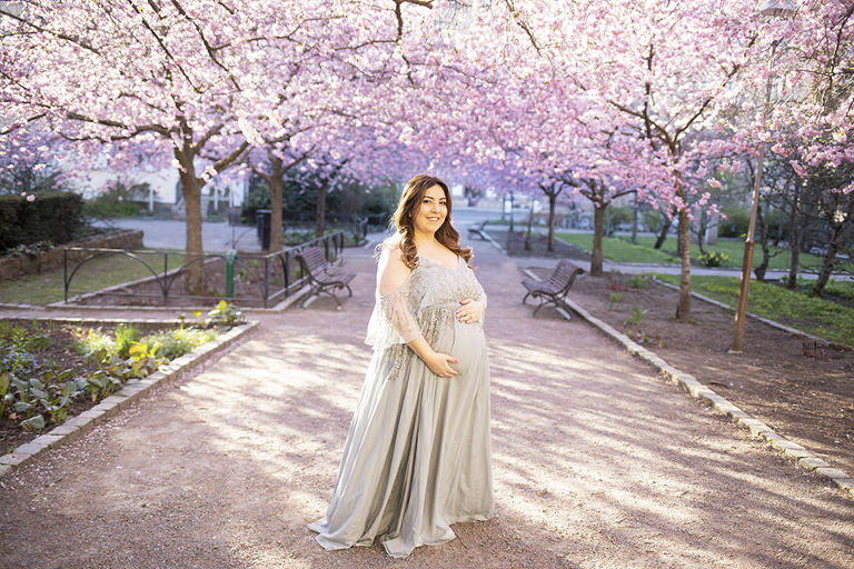 gravidfotografering i göteborg fotograf Maria Ekblad gravidklänningar