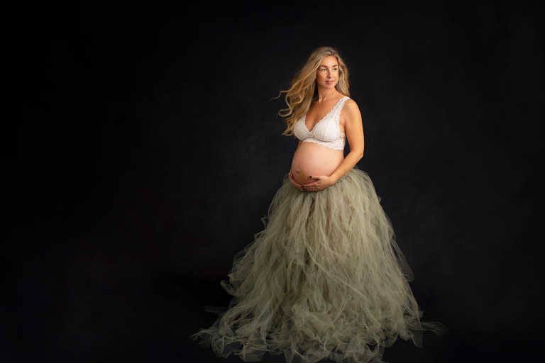 gravidfotografering i göteborg gravidklänningar fotograf Maria Ekblad gravidklänningar