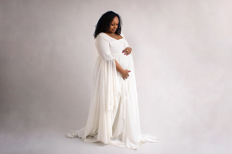 gravidfotografering i Göteborg studio gravidklänningar gravidbilder