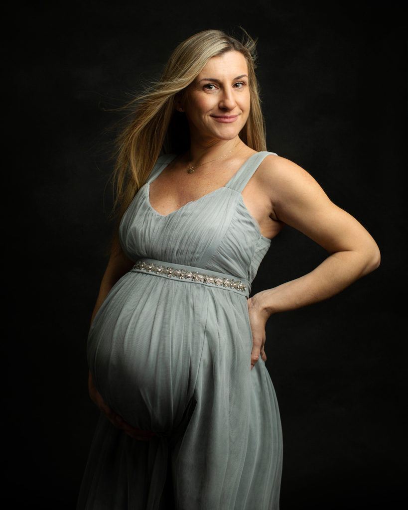 gravidfoto göteborg studio fotograf Maria Ekblad gravidklänningar 