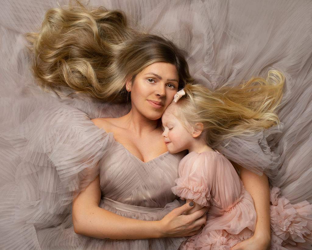 familjefotografering göteborg mamma och barn foto familjebilder syskonbilder studio