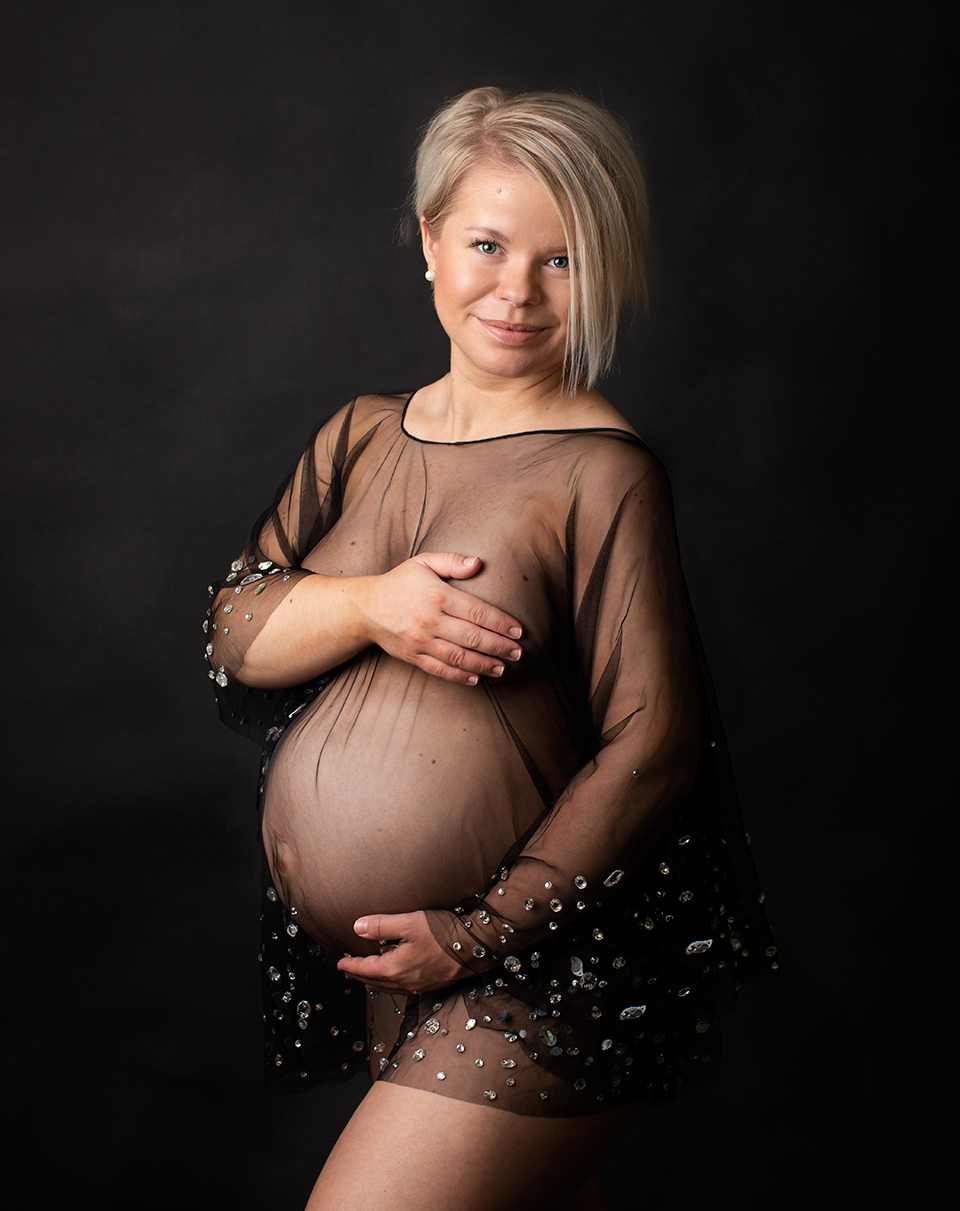 gravidfotografering göteborg gravidbilder Maria Ekblad gravidfoto studio gravidklänningar