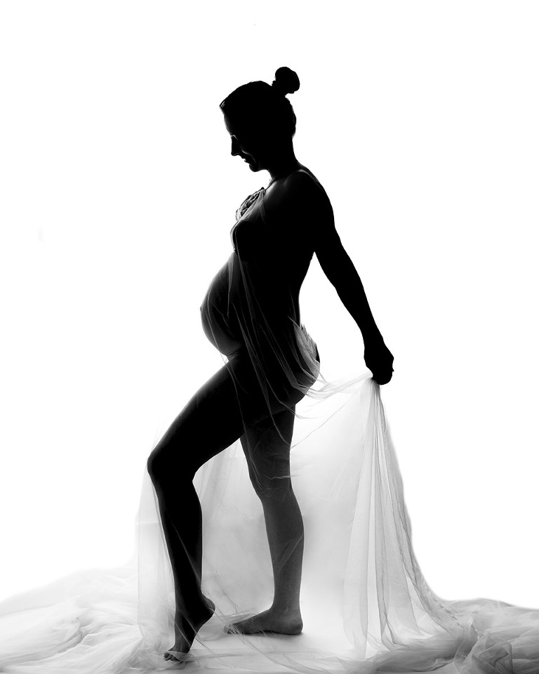 gravidfotografering Göteborg fotograf Maria Ekblad gravdiblder studio siluett