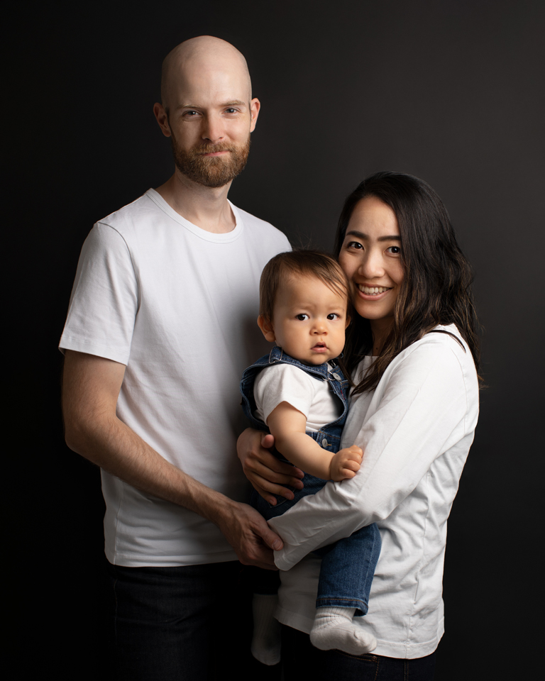 ettårsfotografering i studion familjebilder ettårsfoto ettåring barnfotograf fotograf Maria Ekblad
