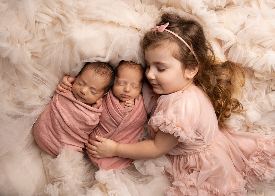 nyföddfotografering Borås fotograf Maria Ekblad tvillingar bebisfoto studio