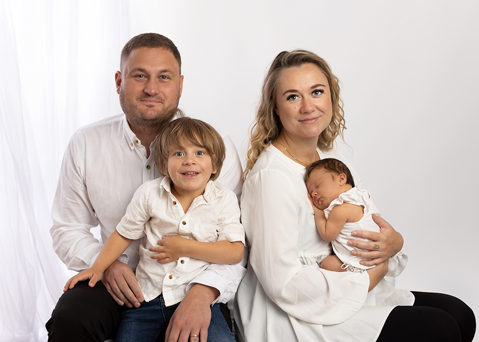 nyföddfotografering göteborg Fotograf Maria Ekblad bebisbilder babyfoto syskonbilder familjebilder