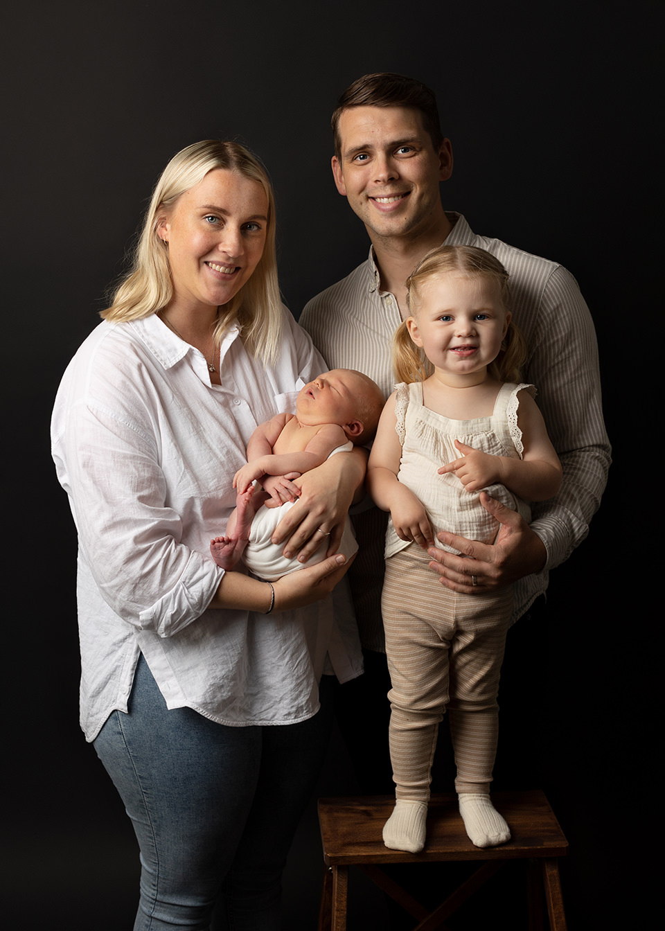 nyföddfotografering göteborg bebisbilder familjebilder syskonbilder Fotograf Maria Ekblad 