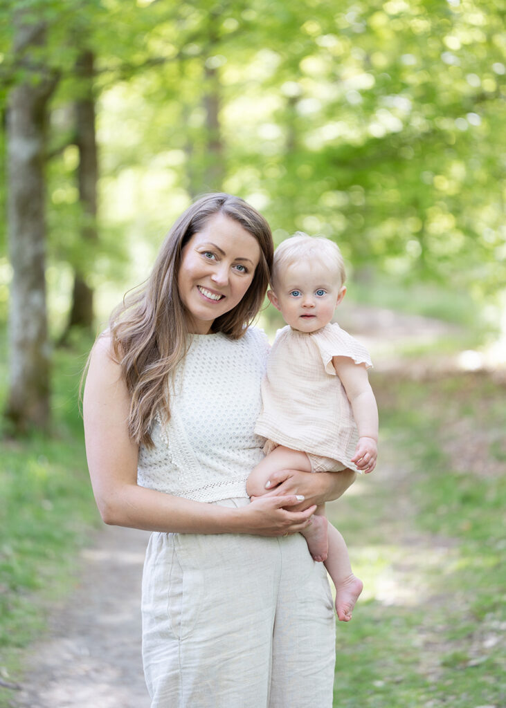 barnfotografering göteborg alingsås familjebilder utomhus fotograf maria ekblad