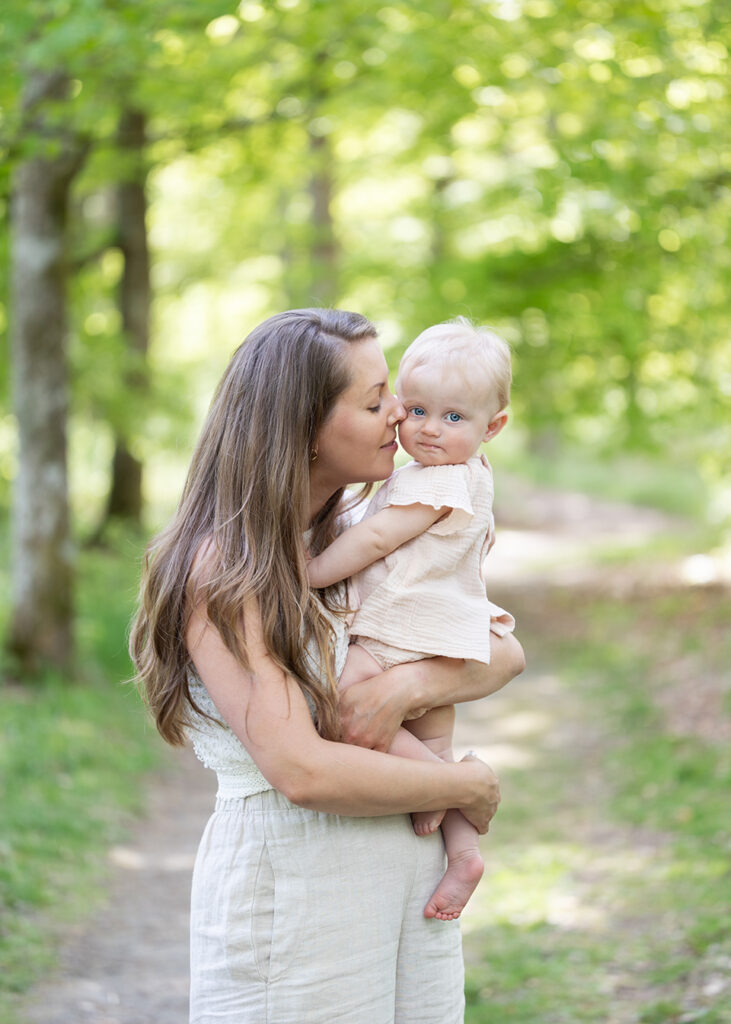 barnfotografering göteborg alingsås familjebilder utomhus fotograf maria ekblad